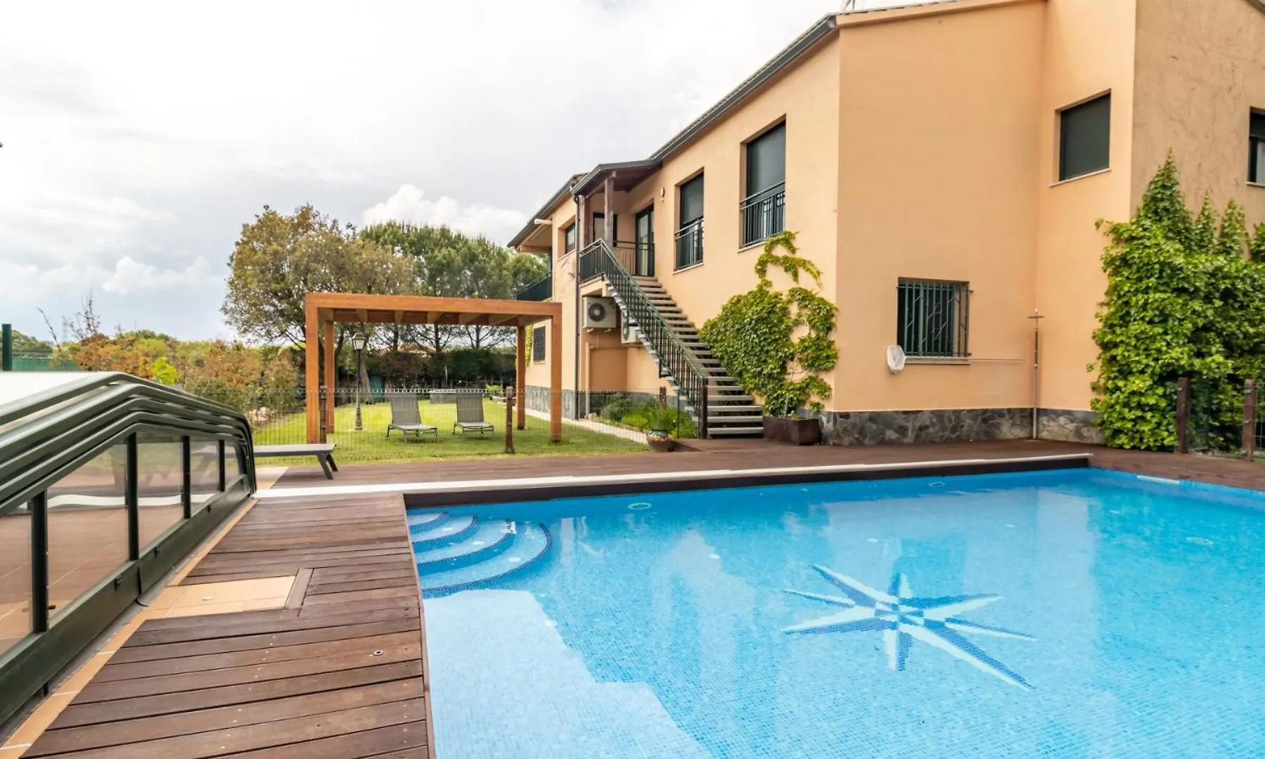 Villa Ca La Iaia Casa Con Piscina Y Jardin Gerona Chalet