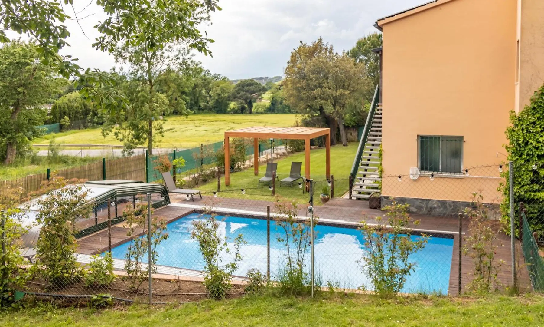Alpesi faház Ca La Iaia Casa Con Piscina Y Jardin Villa Girona Spanyolország