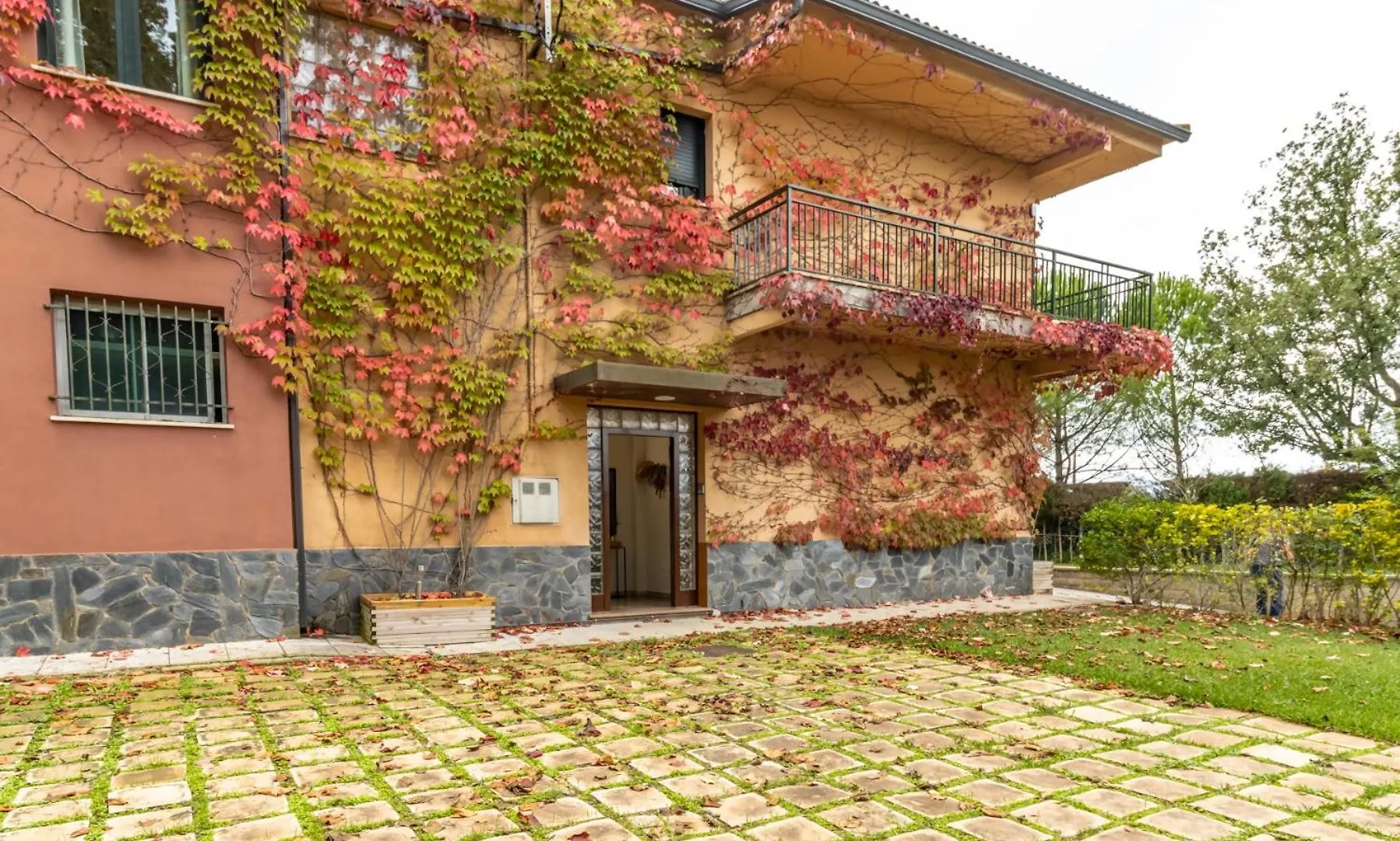 Вилла Ca La Iaia Casa Con Piscina Y Jardin Жирона Шале