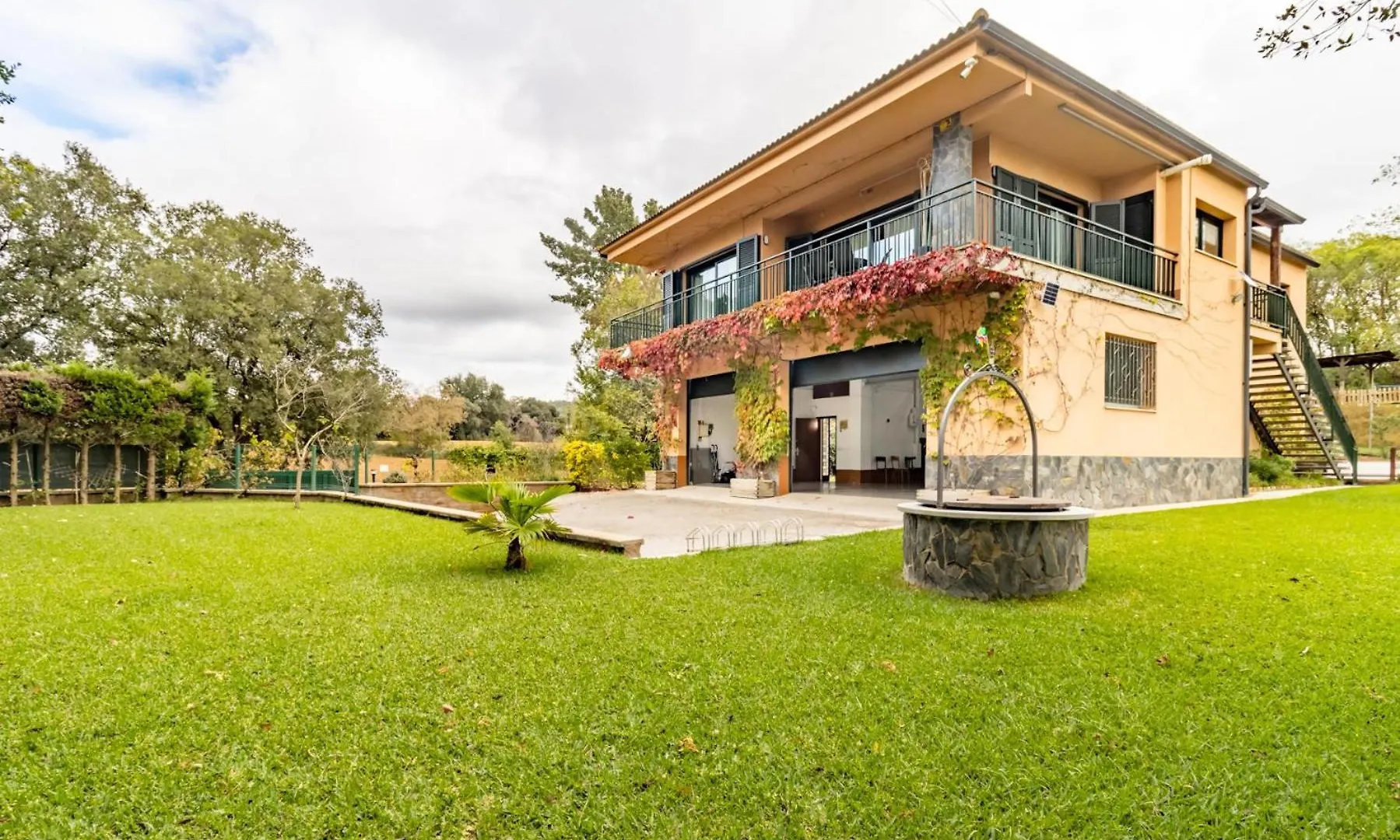 Вилла Ca La Iaia Casa Con Piscina Y Jardin Жирона Шале